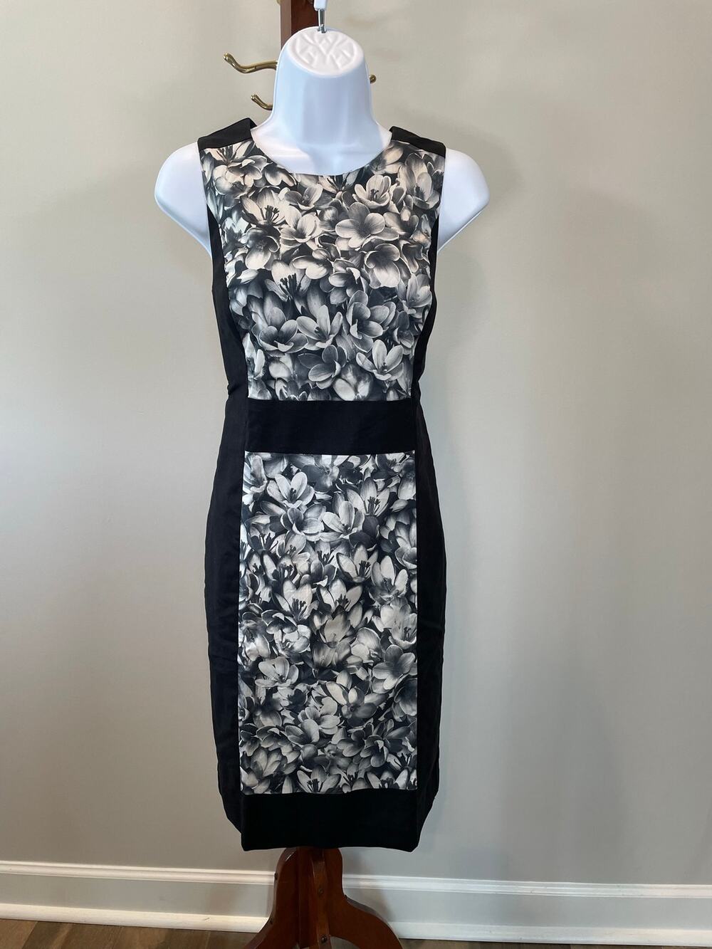 Michael Kors Sheath Dress Size 6 Gray Floral Sleeveless